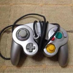 ゲームキューブ コントローラーのサムネイル