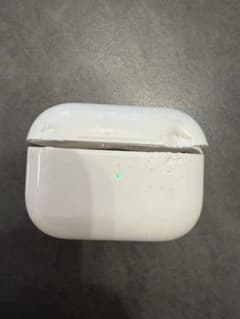 AirPods pro2 第2世代 外側ケースのみ　ジャンク品のサムネイル