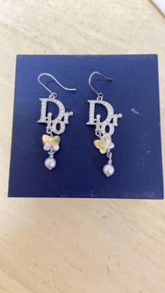 Dior ピアス　　3/23削除のサムネイル