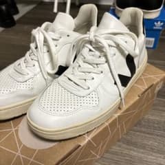 【美品】　VEJA V10のサムネイル