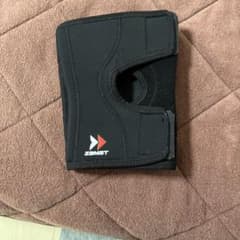 ザムスト 膝サポーターのサムネイル