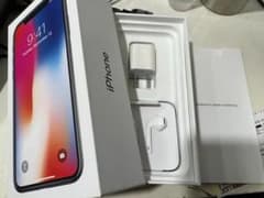 iPhone X 箱と付属品のサムネイル