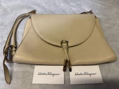 Ferragamo レザーショルダーバッグのサムネイル