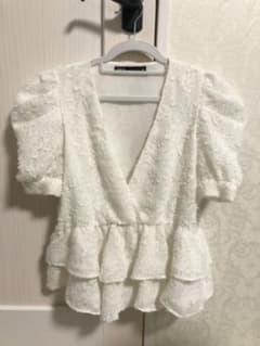 ZARA パフスリーブ 白 フリル 半袖のサムネイル