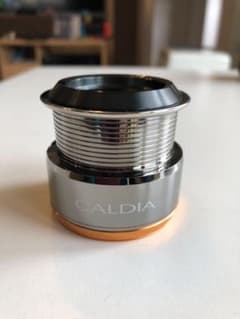 CALDIA 2506 スプール がまかつ スプールケース付き！のサムネイル