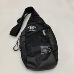 UMBRO アンブロ ボディバッグ ブラックのサムネイル