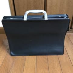 黒革 バッグ アトリエサブのサムネイル