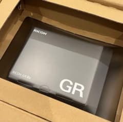 新品未使用　RICOH GR IIIx　2025.4月購入のサムネイル
