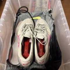 アシックスXFlyサッカーシューズ ホワイト/ピンクのサムネイル