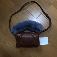 ☆ ダイアナ　エコレザー ファー付きショルダーバッグのサムネイル