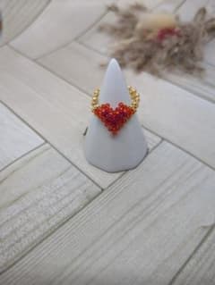 【ハンドメイド】ビーズリング ハート レッド ゴールドのサムネイル