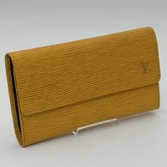 ルイヴィトン エピ ポルトトレゾール インターナショナル 三つ折り財布