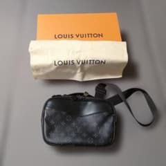 LOUIS VUITTON モノグラム・エクリプスボディショルダーバッグ