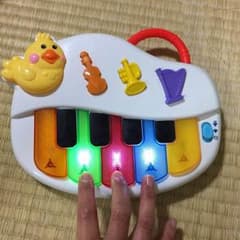 もる様専用です  さらにちょっと値下げ！ピカピカ光るピアノおもちゃのサムネイル