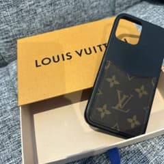 VUITTON iPhoneケースのサムネイル