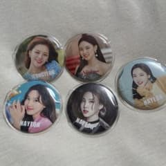 NAYEON & JEONGYEON 缶バッジ - メルカリ