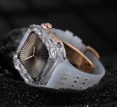 【一体型高級アップルウォッチケース 10 46㎜ apple watch】白×金のサムネイル