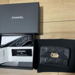 値下げ　CHANEL 三つ折り財布 ブラックのサムネイル