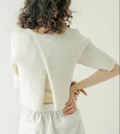 【美品】mystic バックスリット半袖ニットのサムネイル