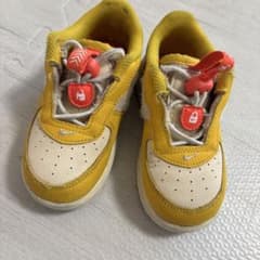 Nike Air Force 1 イエロー スニーカーのサムネイル