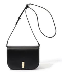 お値下げ⭐︎PUNTI. ESSENCE SHLDショルダーバッグ BEAMS購入 - メルカリ