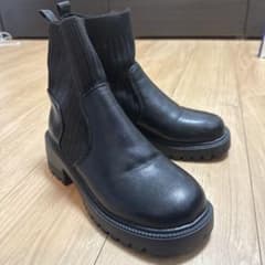 ブラック レザー ニット ショートブーツのサムネイル