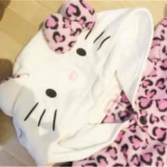 着ぐるみ キティちゃんのサムネイル