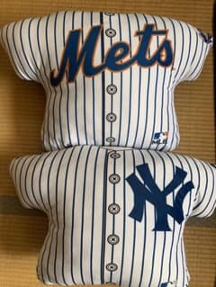 MLB ユニフォームクッション2個セット - メルカリ