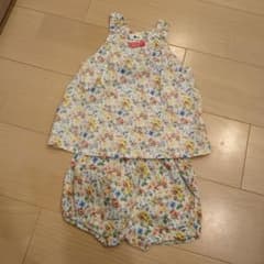 小花柄ベビー服のサムネイル