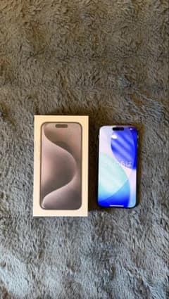 Apple iPhone 15 Pro 本体のサムネイル