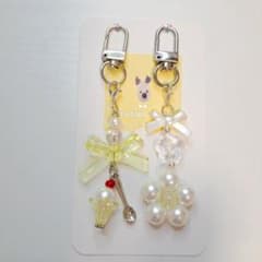 ビーズキーホルダー 2個セット 黄色 クリームソーダ パフェ フロート 花のサムネイル