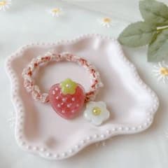 つぶつぶ苺のブレスレットみたいなヘアゴム♡のサムネイル