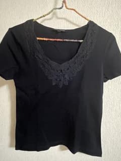 美品　LAURA ASHLEY ブラック 半袖カットソー レース襟のサムネイル