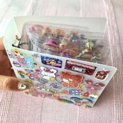 C*a様 【シール帳完成品】ちいかわ モンチッチ 立体シール バインダーセットのサムネイル