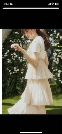 herlipto Garden Party Ruffled Midi Dressのサムネイル