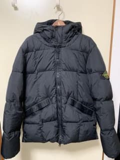 【定価140,800円】Stoneisland ダウンジャケット 黒Lのサムネイル