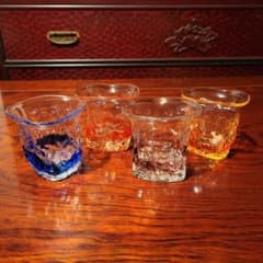 琉球ガラスのコップ4個セットのサムネイル