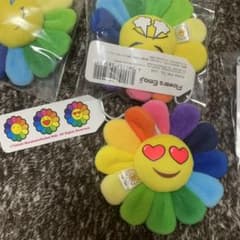 kaikaikiki カイカイキキ キーホルダー お花のサムネイル