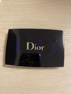 ⭐︎新品　Dior skin Forever Compact 020 ファンデのサムネイル