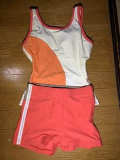アリーナ　水着　セパレートのサムネイル