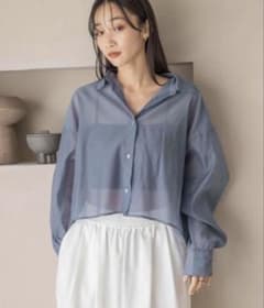 【完売品】ローリーズファーム　シアーシャツ　ロング ブルーのサムネイル