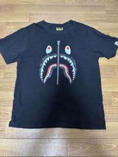 H*r様 A BATHING APE シャーク Tシャツ ブラックのサムネイル