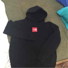 ノースフェイス パーカーのサムネイル