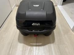 【3/31まで期間限定出品❗️】GIVI リアキャリア　リアボックス　パニアケースのサムネイル
