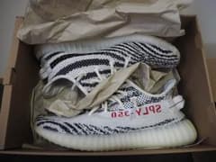YEEZY BOOST 350 V2 CP9654のサムネイル