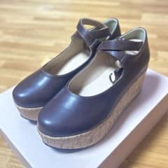 fint クロスストラップ厚底パンプス ブラウン M - メルカリ