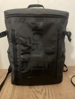 THE NORTH FACE ブラックバックパックのサムネイル