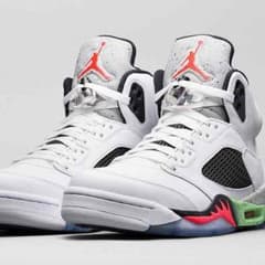 【値下げ】AIR JORDAN 5 レトロのサムネイル