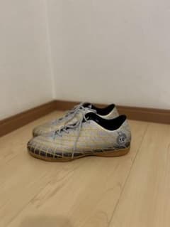 フットサルシューズ26.5cmのサムネイル
