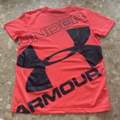 アンダーアーマー　赤Tシャツのサムネイル